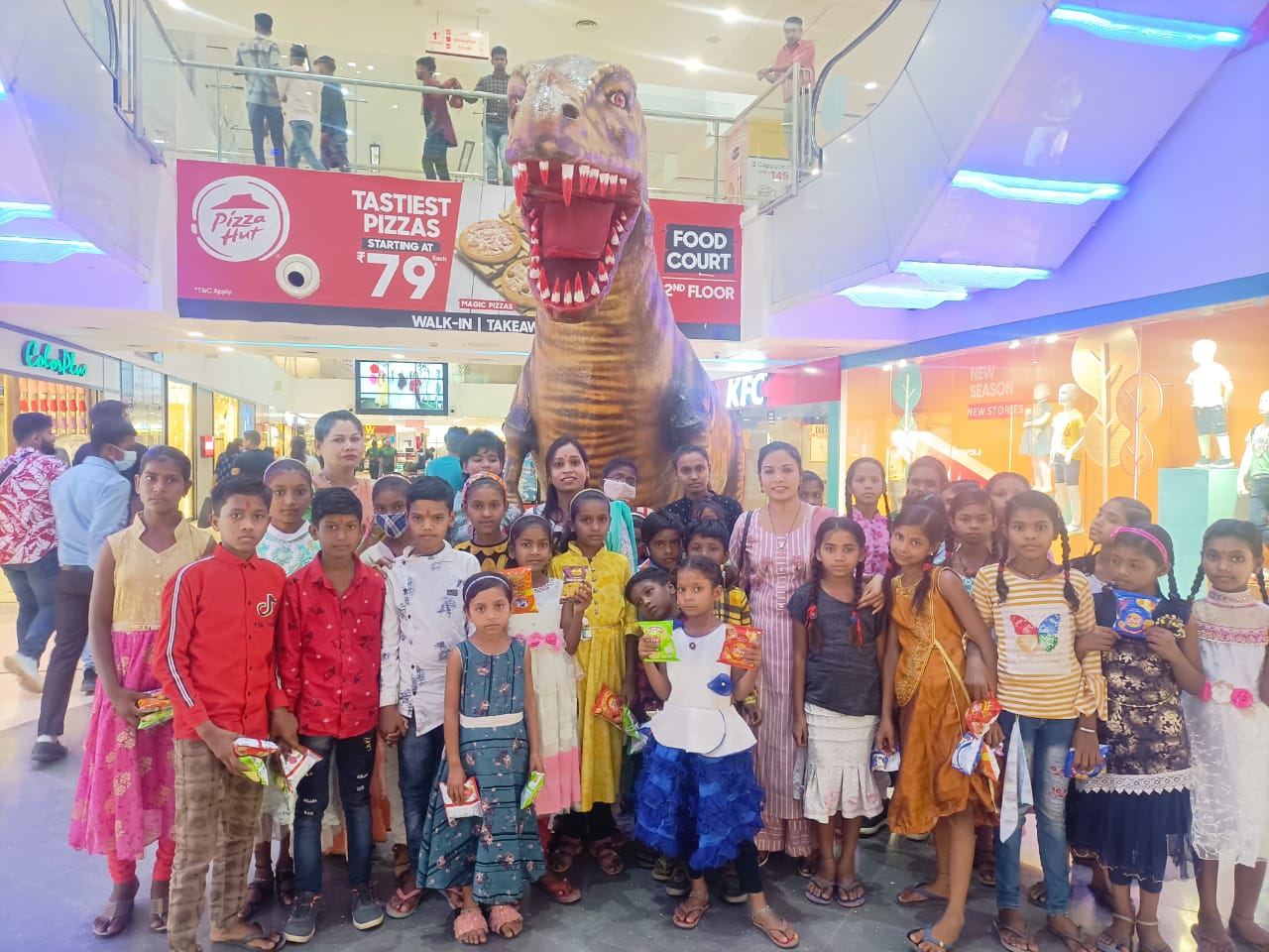 विश्वाधारंम संस्कार शाला के नन्हे नन्हे बच्चो को आज मैग्नेटो मॉल बिलासपुर में आयोजित जूनियर कलाकार चित्रकला प्रतियोगिता में किया गया आमंत्रित… विश्वाधारंम संस्कार शाला के नन्हे नन्हे बच्चो को आज मैग्नेटो मॉल बिलासपुर में आयोजित जूनियर कलाकार चित्रकला प्रतियोगिता में किया गया आमंत्रित…