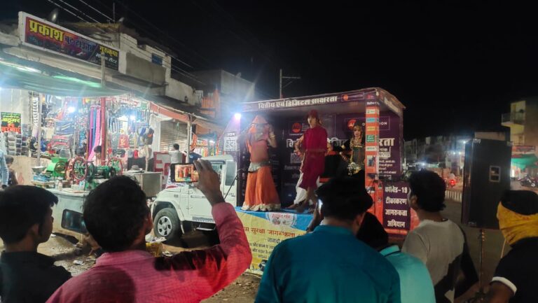 थाना कोटा के ग्राम करगी कला तथा कोटा नगर में कोटा पुलिस एवं एयू फाउंडेशन के संयुक्त तत्वाधान मे चलाया गया ग्रामीण जागरूकता अभियान… थाना कोटा के ग्राम करगी कला तथा कोटा नगर में कोटा पुलिस एवं एयू फाउंडेशन के संयुक्त तत्वाधान मे चलाया गया ग्रामीण जागरूकता अभियान…