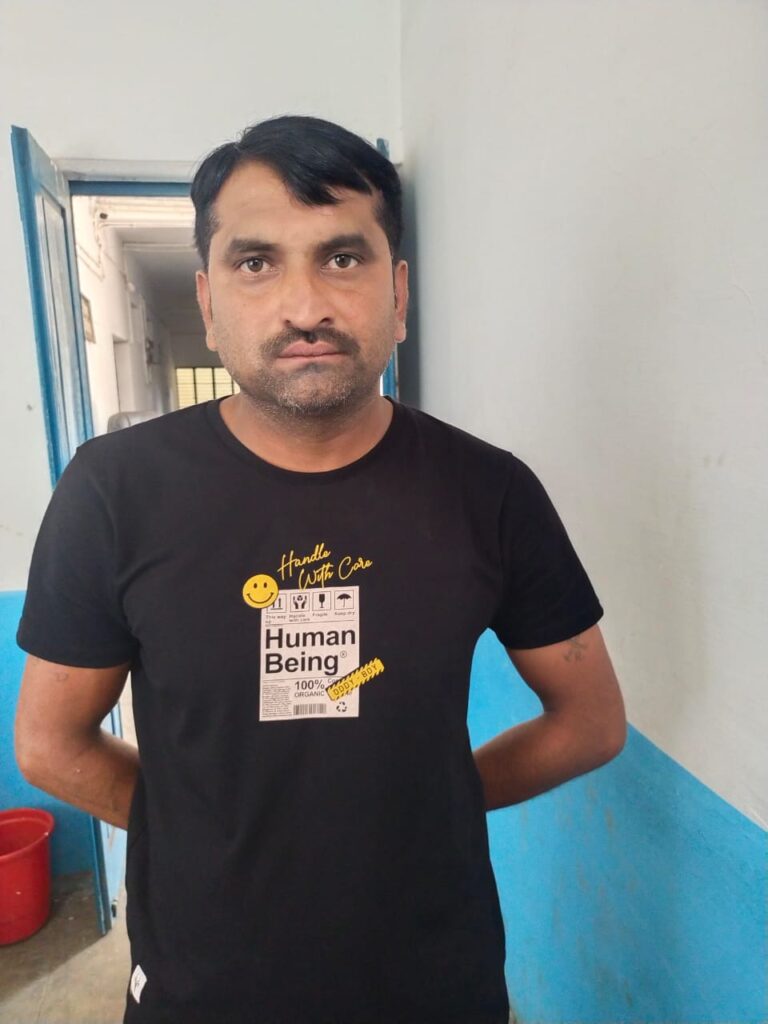 आदतन बदमाश व पूर्व में चोरी के आरोपी को कोनी पुलिस ने किया गिरफ्तार आदतन बदमाश व पूर्व में चोरी के आरोपी को कोनी पुलिस ने किया गिरफ्तार
