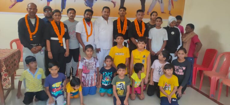खेलो इंडिया यूथ गेम्स की थांग-ता टीम रवाना… खेलो इंडिया यूथ गेम्स की थांग-ता टीम रवाना…