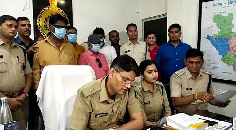 पुलिस विभाग में फर्जी नियुक्ति गिरोह का पर्दाफाश…एक आरोपी फर्जी नियुक्ति पत्र लेकर ज्वाइन करने sp office पहुंचा…. पुलिस विभाग में फर्जी नियुक्ति गिरोह का पर्दाफाश…एक आरोपी फर्जी नियुक्ति पत्र लेकर ज्वाइन करने sp office पहुंचा….