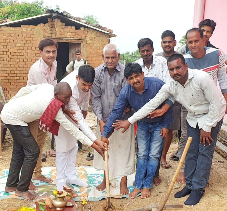 सभापति ने किया भूमिपूजन.. कहा की जिला पंचायत क्षेत्र का विकास व समस्याओं का हल ही मेरी प्राथमिकता.. सभापति ने किया भूमिपूजन.. कहा की जिला पंचायत क्षेत्र का विकास व समस्याओं का हल ही मेरी प्राथमिकता..