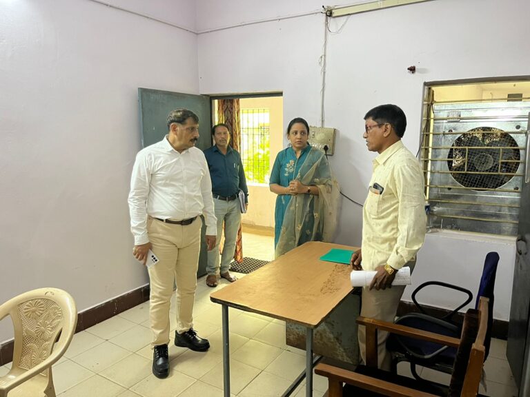 निरीक्षण में पहुँचे जिला पंचायत सीईओ,कर्मचारी रहे नदारत,जताई कड़ी नाराजगी….