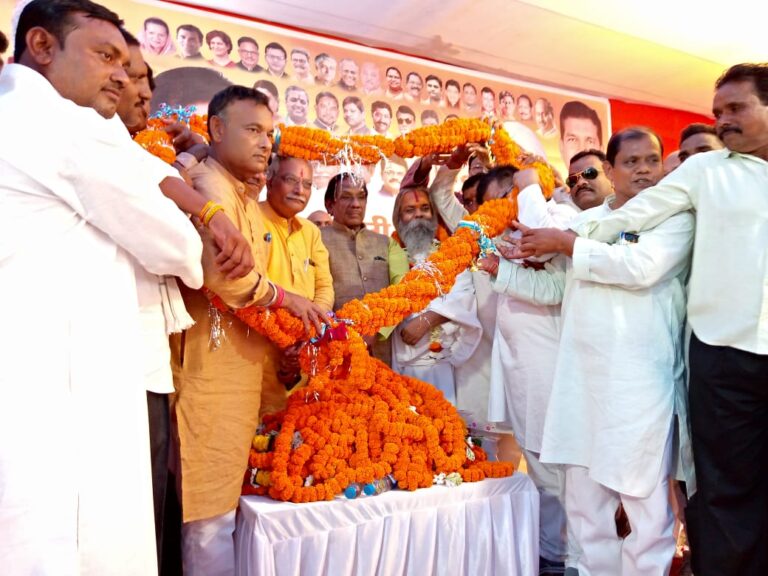 हरेली महोत्सव में सम्मिलित हुए अपेक्स बैंक के अध्यक्ष बैजनाथ चंद्राकर.. छत्तीसगढ़ का पारंपरिक महोत्सव हरेली मनाया जा रहा है धूमधाम से.. हरेली महोत्सव में सम्मिलित हुए अपेक्स बैंक के अध्यक्ष बैजनाथ चंद्राकर.. छत्तीसगढ़ का पारंपरिक महोत्सव हरेली मनाया जा रहा है धूमधाम से..