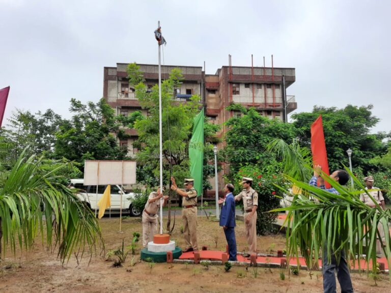 केंद्रीय विद्यालय सीआरपीएफ, भरनी बिलासपुर में आज़ादी का अमृत महोत्सव देशभक्ति भाव एवं धूमधाम से मनाया गया… केंद्रीय विद्यालय सीआरपीएफ, भरनी बिलासपुर में आज़ादी का अमृत महोत्सव देशभक्ति भाव एवं धूमधाम से मनाया गया…