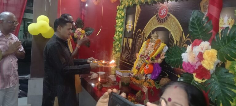 बिलासपुर श्रीकांत वर्मा मार्ग साई परिषर मे गणेश पुजन महाआरती मे शामिल हुए छत्तीसगढ योग आयोग सदस्य रविन्द्र सिंह…