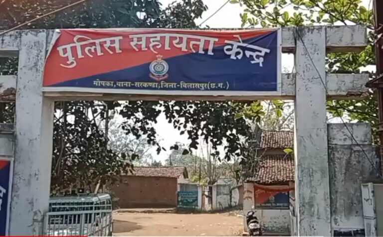 मोपका चौकी प्रभारी को राजस्व प्रकरणों की जांच से फुर्सत मिले तब तो अपने क्षेत्र में बाहरी ठेले गुमटी चलाने वालों की जानकारी हो… मोपका चौकी प्रभारी को राजस्व प्रकरणों की जांच से फुर्सत मिले तब तो अपने क्षेत्र में बाहरी ठेले गुमटी चलाने वालों की जानकारी हो…