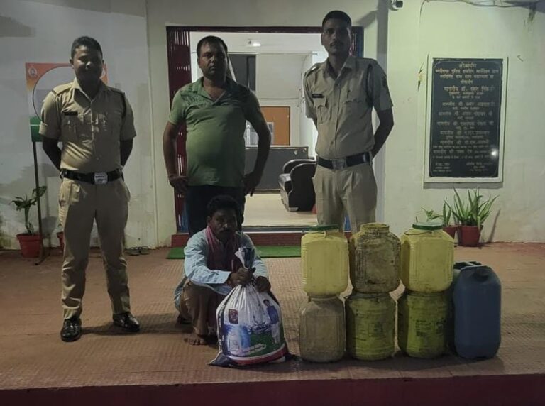 अवैध शराब की बिक्री व पिलाने वालों के विरुद्ध चकरभाठा पुलिस की कार्यवाही… अवैध शराब की बिक्री व पिलाने वालों के विरुद्ध चकरभाठा पुलिस की कार्यवाही…