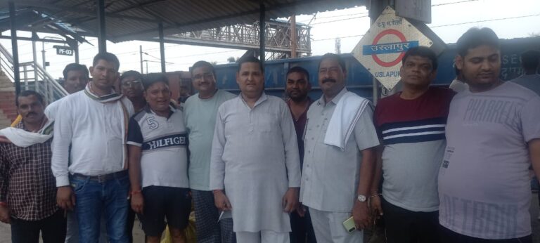 बिलासपुर के क्रागेस जन छत्तीसगढ योग आयोग सदस्य रविन्द्र सिंह के साथ महगाई के खिलाफ दिल्ली कुच किए… बिलासपुर के क्रागेस जन छत्तीसगढ योग आयोग सदस्य रविन्द्र सिंह के साथ महगाई के खिलाफ दिल्ली कुच किए…