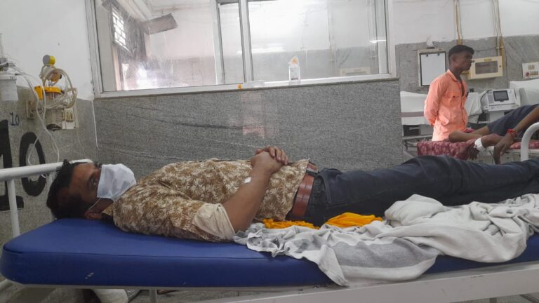 MLA के रिश्तेदार भाई को ठेकेदार ने बुरी तरह से पीटा…टेंडर नहीं मिलने से हुआ था नाराज….पहले भी कर चुका है मारपीट… MLA के रिश्तेदार भाई को ठेकेदार ने बुरी तरह से पीटा…टेंडर नहीं मिलने से हुआ था नाराज….पहले भी कर चुका है मारपीट…