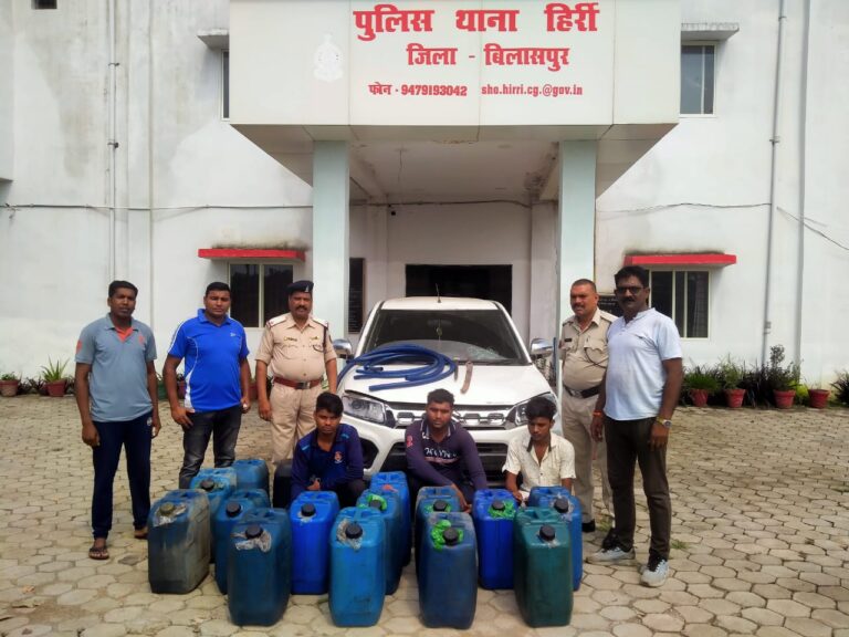 डीजल चोरी करने वाले तीन आरोपियों को हिर्री पुलिस ने 455 लीटर डीजल के साथ किया गिरिफ्तार… डीजल चोरी करने वाले तीन आरोपियों को हिर्री पुलिस ने 455 लीटर डीजल के साथ किया गिरिफ्तार…