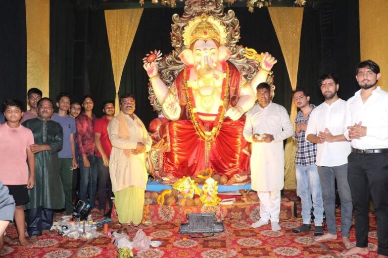 सुख समृद्धि और वैभव का दिया आशीर्वाद,,बैकुंठ लौटे गणेश,,गांव गली पहुंच सभापती गौरहा ने मांगा लोगो का विकास ,,सांस्कृतिक कार्यक्रमों में किया शिरकत…