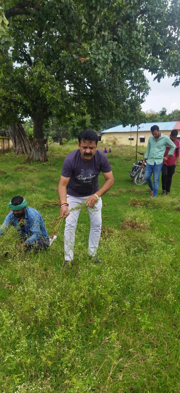 स्वच्छता की मिशाल पेण्ड्रा के हर्ष , 7 सालो से शहर को स्वच्छ करने का उठाया बीड़ा… स्वच्छता की मिशाल पेण्ड्रा के हर्ष , 7 सालो से शहर को स्वच्छ करने का उठाया बीड़ा…
