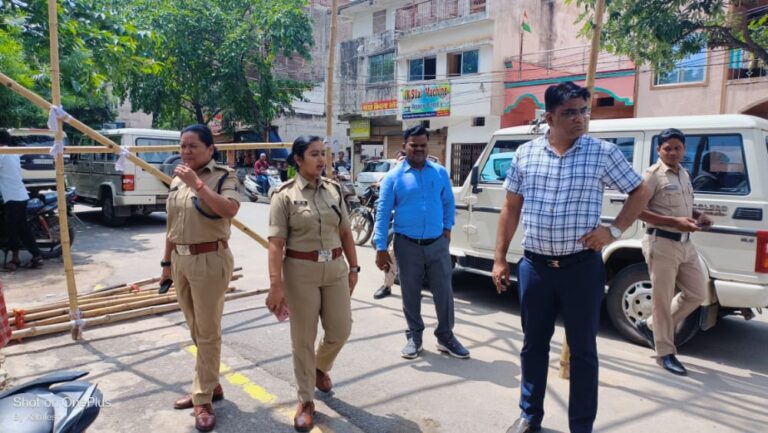 पुलिस, प्रशासन व नगर निगम की संयुक्त टीम द्वारा किया गया पंडलो का निरीक्षण..मंत्रालय द्वारा जारी निर्देशों से कराया गया आयोजक समितियों को अवगत… पुलिस, प्रशासन व नगर निगम की संयुक्त टीम द्वारा किया गया पंडलो का निरीक्षण..मंत्रालय द्वारा जारी निर्देशों से कराया गया आयोजक समितियों को अवगत…