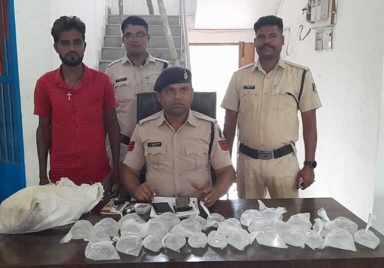 अवैध महुआ शराब बेचने वाले को चकरभाटा पुलिस ने 60 लीटर अवैध महुआ शराब सहित एक आरोपी को किया गिरफ्तार…