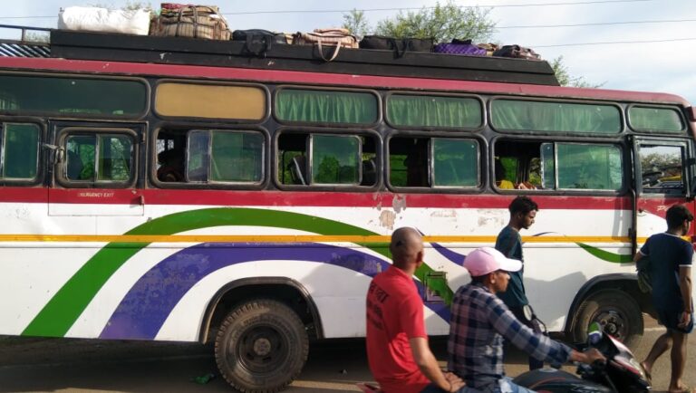 मस्तूरी क्षेत्र में फिर पलायन की पकड़ी रफ्तार, लोगों को रास नहीं आ रहा अपना प्रदेश और अपना गांव… मस्तूरी क्षेत्र में फिर पलायन की पकड़ी रफ्तार, लोगों को रास नहीं आ रहा अपना प्रदेश और अपना गांव…