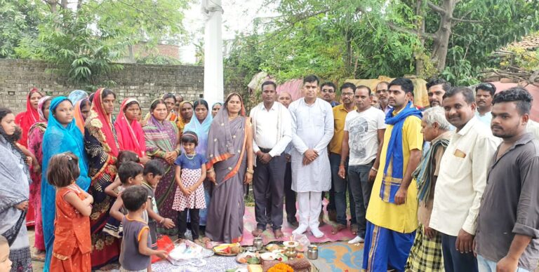 बिल्हा विधानसभा के ग्राम पंचायत हरदीकला में जिला पंचायत सभापति ने सीसी रोड के निर्माण कार्य का किया भूमिपूजन..