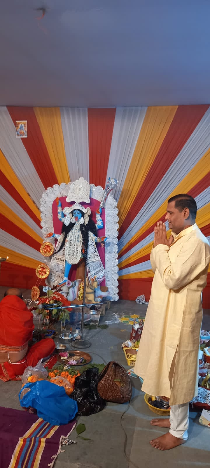 छत्तीसगढ योग आयोग सदस्य व वरिष्ठ पार्षद रविन्द्र सिंह काली पुजा मे आज हुए शामिल… छत्तीसगढ योग आयोग सदस्य व वरिष्ठ पार्षद रविन्द्र सिंह काली पुजा मे आज हुए शामिल…