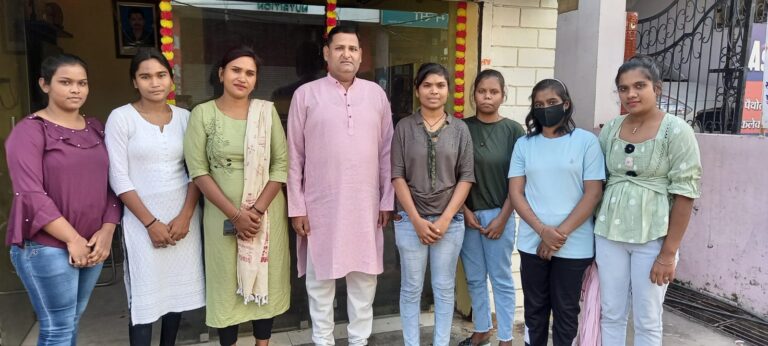 छत्तीसगढ़ योग आयोग के सदस्य रविंद्र सिंह ने फोर्थ नेशनल योगासन स्पोर्ट्स गेम के चयनित खिलाड़ियों को बधाई व आशीर्वाद दिए… छत्तीसगढ़ योग आयोग के सदस्य रविंद्र सिंह ने फोर्थ नेशनल योगासन स्पोर्ट्स गेम के चयनित खिलाड़ियों को बधाई व आशीर्वाद दिए…