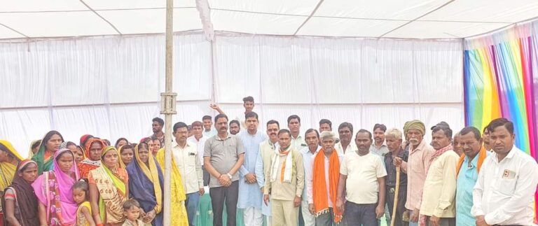 13 लाख में तैयार होगी सड़क..जन जीवन भी होगा आसान..मिलकर दूर करेंगे गांव की समस्या.. सभापति अंतिम गौराहा 13 लाख में तैयार होगी सड़क..जन जीवन भी होगा आसान..मिलकर दूर करेंगे गांव की समस्या.. सभापति अंतिम गौराहा