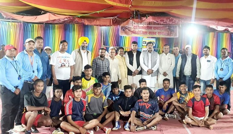सारधा में अयोजित कबड्डी प्रतियोगिता में शामिल हुए राजेंद्र शुक्ला व जिला पंचायत सभापति अंकित गौरहा.. सारधा में अयोजित कबड्डी प्रतियोगिता में शामिल हुए राजेंद्र शुक्ला व जिला पंचायत सभापति अंकित गौरहा..