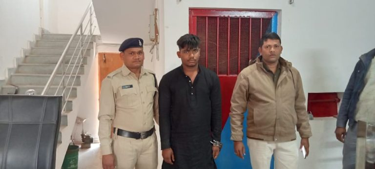 होटल सेन्ट्रल पाइंट चकरभाठा मे शादी समारोह मे चोरी करने नियत से घुसा म.प्र. का शातिर चोर पकडाया…