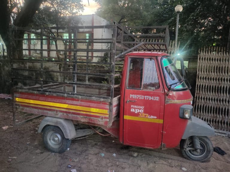 लगातार पता तलाश कर चोरी गये आटो सरकंडा पुलिस ने किया बरामद स्मृति वन के पास छिपाए आटो को किया गया बरामद…. लगातार पता तलाश कर चोरी गये आटो सरकंडा पुलिस ने किया बरामद स्मृति वन के पास छिपाए आटो को किया गया बरामद….