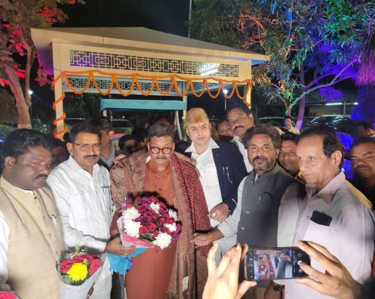 त्रिलोक चंद्र श्रीवास् ने सहयोगियों सहित विधानसभा अध्यक्ष को दी जन्मदिवस की शुभकामनाएं…
