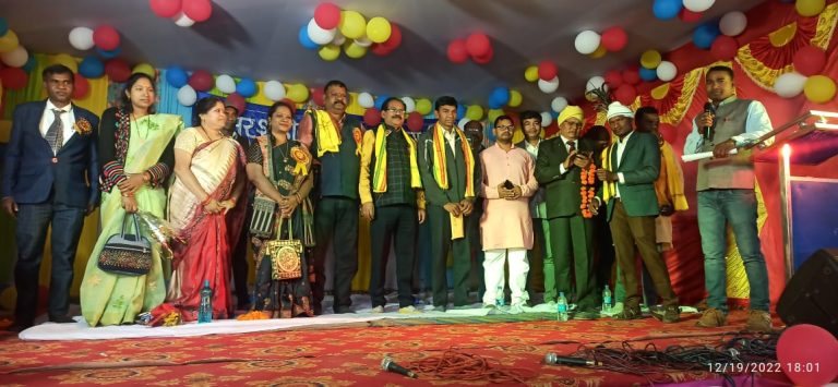 आदिवासी बालक छात्रावास परिसर जरहाभाठा में विगत वर्षों की भांति इस वर्ष भी शहीद वीर नारायण सिंह जी की शहादत दिवस पर कार्यक्रम आयोजित कर श्रद्धांजलि अर्पित किया गया… आदिवासी बालक छात्रावास परिसर जरहाभाठा में विगत वर्षों की भांति इस वर्ष भी शहीद वीर नारायण सिंह जी की शहादत दिवस पर कार्यक्रम आयोजित कर श्रद्धांजलि अर्पित किया गया…
