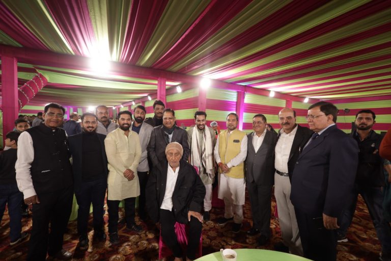 पूर्व मंत्री अमर अग्रवाल विधानी परिवार के कार्यक्रम में हुए शामिल… पूर्व मंत्री अमर अग्रवाल विधानी परिवार के कार्यक्रम में हुए शामिल…