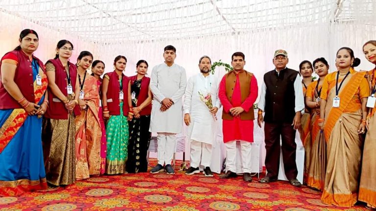 बिलासपुर पब्लिक स्कूल के वार्षिकोत्सव व पुरस्कार वितरण समारोह में शामिल हुए मेयर यादव व सभापति गौरहा…