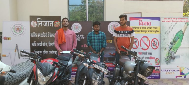 क्रांति नगर गार्डन में ग्रुप बनाकर लड़के सिगरेट पीने, हल्ला शोर करने की मिली सूचना थाना तारबाहर की कार्यवााही…
