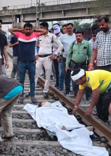 अपने मासूम बच्चे की बीमारी के सदमे में महिला ने ट्रेन के सामने कुदकर की आत्महत्या…