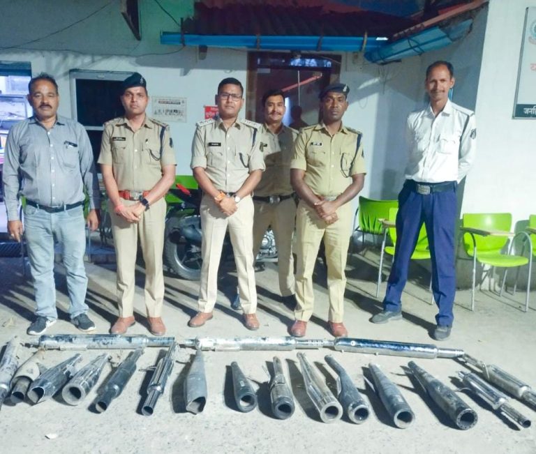 बिलासपुर शहर के मुख्य स्थानों में सरप्राइज चेकिंग लगाकर 138 संदिग्ध बुलेट वाहनों की चेकिंग की गई…