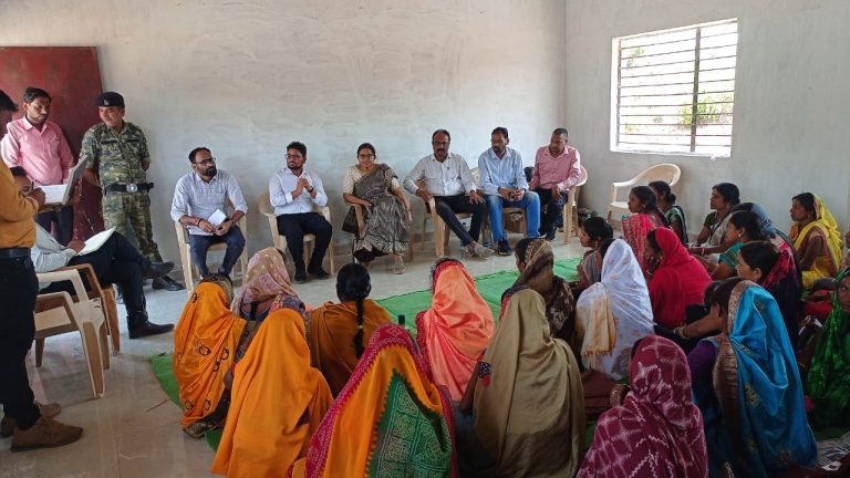जिला पंचायत सीईओ जैन ने सामाजिक एवं आर्थिक सर्वेक्षण कार्यों का किया निरीक्षण करगीकला एवं रानीगांव में रीपा की गतिविधियों का लिया जायजाा… जिला पंचायत सीईओ जैन ने सामाजिक एवं आर्थिक सर्वेक्षण कार्यों का किया निरीक्षण करगीकला एवं रानीगांव में रीपा की गतिविधियों का लिया जायजाा…