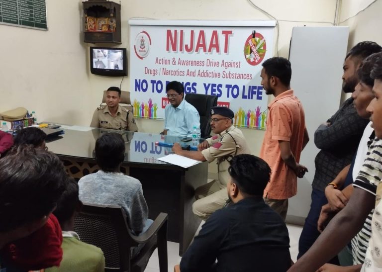 बिलासपुर थाना तारबाहर में पुलिस अधीक्षक संतोष सिंह के निर्देशन में चलाए जा रहा अवैध नशा अभियान… बिलासपुर थाना तारबाहर में पुलिस अधीक्षक संतोष सिंह के निर्देशन में चलाए जा रहा अवैध नशा अभियान…