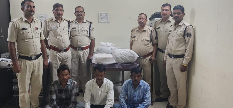 तारबाहर पुलिस, ACCU जिला एवं RPF बिलासपुर की संयुक्त कार्यवाही अवैध नशा के विरुद्ध अभियान “निजात” के दौरान कार्यवाही… तारबाहर पुलिस, ACCU जिला एवं RPF बिलासपुर की संयुक्त कार्यवाही अवैध नशा के विरुद्ध अभियान “निजात” के दौरान कार्यवाही…