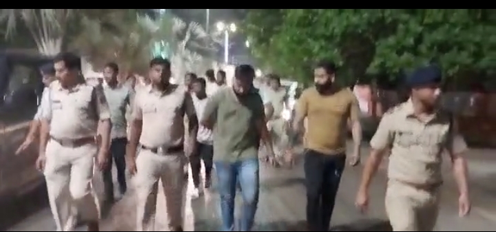 हेवंश पार्क होटल बिलासपुर के सामने हुई मार पीट के 6 आरोपी गिरफ्तार अन्य की तलाश जारी…. हेवंश पार्क होटल बिलासपुर के सामने हुई मार पीट के 6 आरोपी गिरफ्तार अन्य की तलाश जारी….