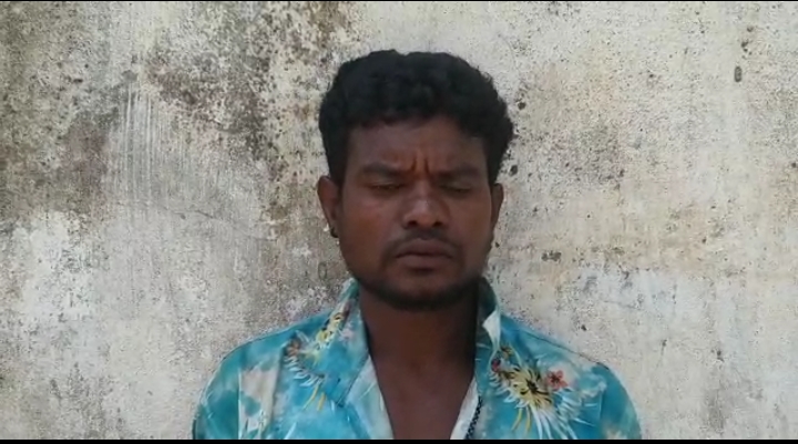 महिला पार्षद की दादागिरी से गरीब आदिवासी परेशान… महिला पार्षद की दादागिरी से गरीब आदिवासी परेशान…