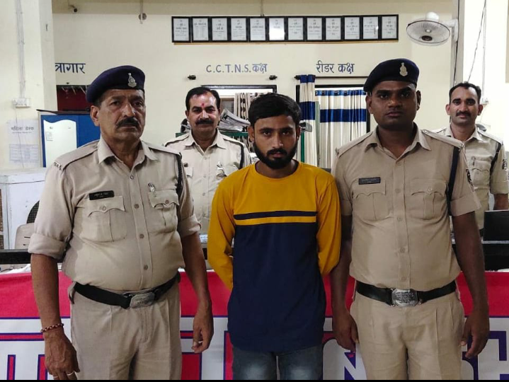 तारबाहर पुलिस की कार्यवाही..चाकु दिखाकर डराने वाला गिरफ्तार… तारबाहर पुलिस की कार्यवाही..चाकु दिखाकर डराने वाला गिरफ्तार…