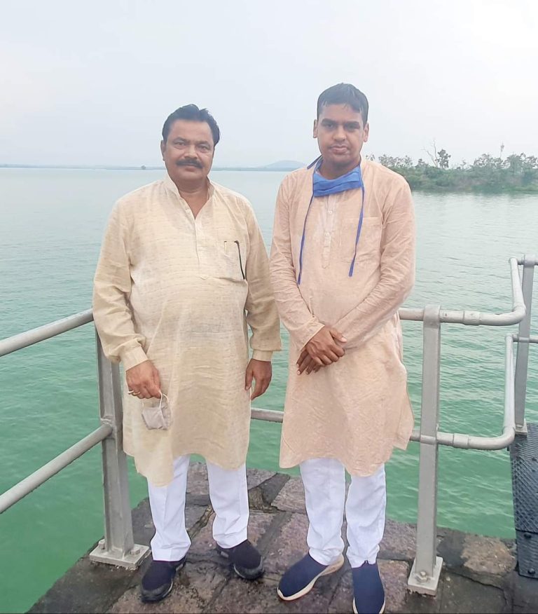 जिला पंचायत अध्यक्ष अरूण चौहान और सभापति अंकित गौरहा ने कलेक्टर को बताया…किसानों की बढ़ी चिंता…प्रभावित होने से पहले खूंटाघाट से छोड़ा जाए पानी.. जिला पंचायत अध्यक्ष अरूण चौहान और सभापति अंकित गौरहा ने कलेक्टर को बताया…किसानों की बढ़ी चिंता…प्रभावित होने से पहले खूंटाघाट से छोड़ा जाए पानी..