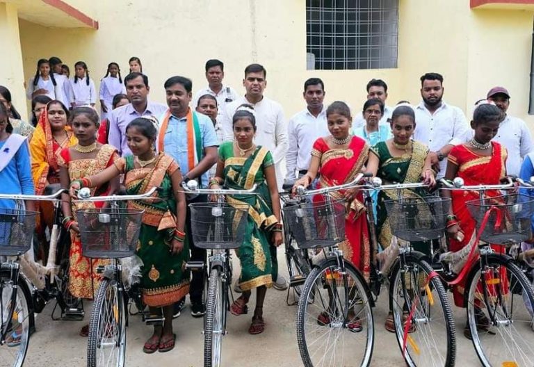 उच्च शिक्षा ग्रहण करने में आवागमन अब बाधक नहीं होगी – जिला पंचायत सभापति अंकित गौरहा उच्च शिक्षा ग्रहण करने में आवागमन अब बाधक नहीं होगी – जिला पंचायत सभापति अंकित गौरहा