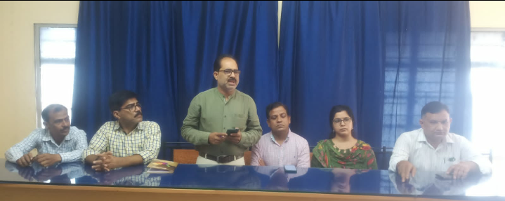 तीन दिनों के भीतर प्रेस क्लब चुनाव की होगी घोषणाआमसभा में सदस्यों की मांग पर लिया गया फैसला… तीन दिनों के भीतर प्रेस क्लब चुनाव की होगी घोषणाआमसभा में सदस्यों की मांग पर लिया गया फैसला…