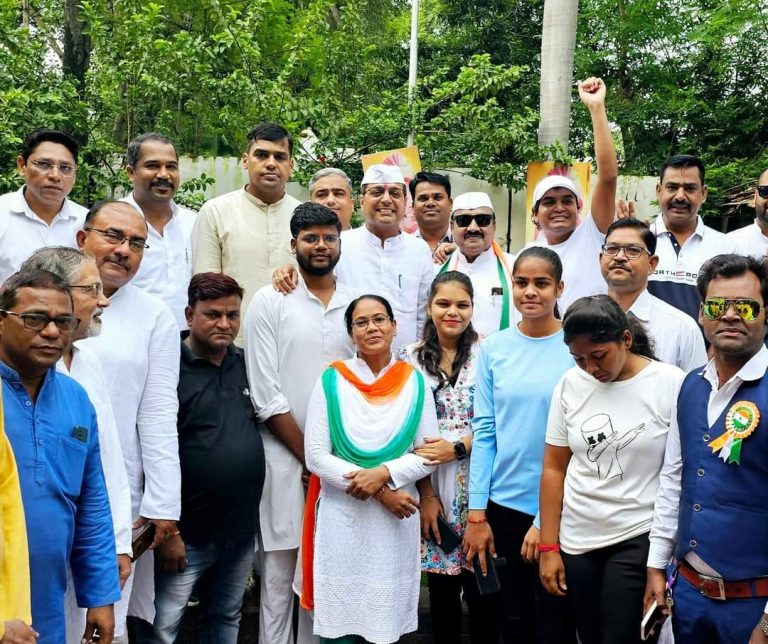 स्वतंत्रता दिवस पर जिला पंचायत सभापति अंकित गौरहा विभिन्न आयोजनों में हुए शामिल.. स्वतंत्रता दिवस पर जिला पंचायत सभापति अंकित गौरहा विभिन्न आयोजनों में हुए शामिल..