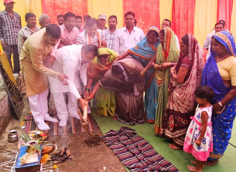 जिला पंचायत अध्यक्ष,सभापति ने किया ग्राम कछार में 12 लाख के सीसी रोड का भूमिपूजन.. कहा की जिला पंचायत क्षेत्र का विकास व समस्याओं का हल ही मेरी प्राथमिकता.. जिला पंचायत अध्यक्ष,सभापति ने किया ग्राम कछार में 12 लाख के सीसी रोड का भूमिपूजन.. कहा की जिला पंचायत क्षेत्र का विकास व समस्याओं का हल ही मेरी प्राथमिकता..