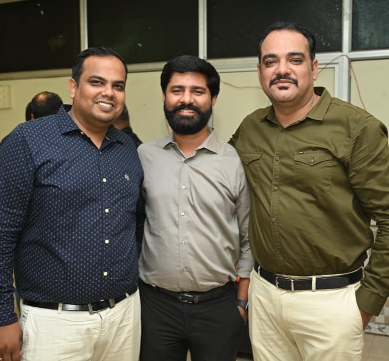 पूज्य सिंधी सेंट्रल युवा विंग की नई कार्यकारिणी का हुआ गठन,सचिव नीरज जग्यासी एवं कोषाध्यक्ष विशाल पमनानी चुने गए… पूज्य सिंधी सेंट्रल युवा विंग की नई कार्यकारिणी का हुआ गठन,सचिव नीरज जग्यासी एवं कोषाध्यक्ष विशाल पमनानी चुने गए…