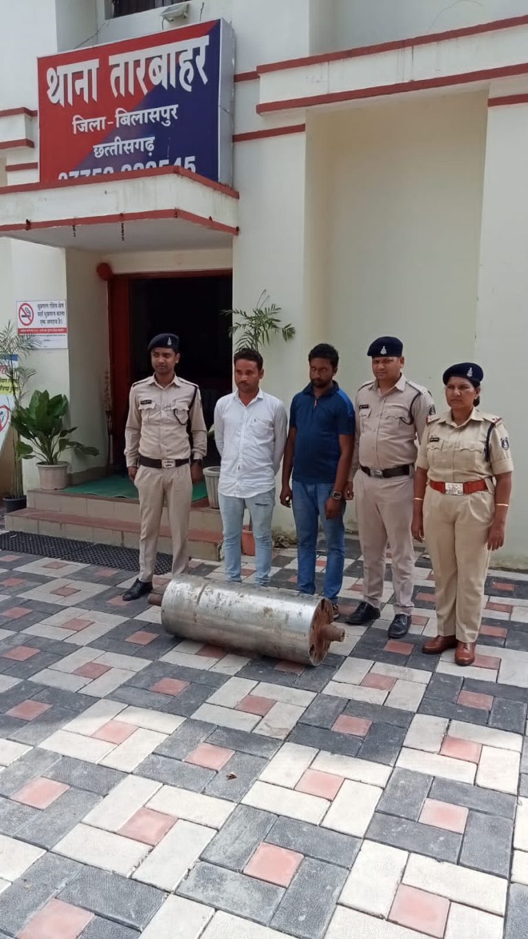चोर और चोरी का सामान खरीदने वाला कबाड़ी गिरफ्तार… चोर और चोरी का सामान खरीदने वाला कबाड़ी गिरफ्तार…