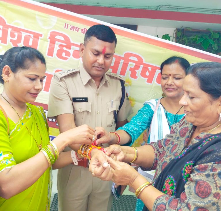 ट्रेफिक DSP द्वारा रक्षाबंधन कार्यक्रम में “सुरक्षित यातायात” हेतु दिलाई शपथ… ट्रेफिक DSP द्वारा रक्षाबंधन कार्यक्रम में “सुरक्षित यातायात” हेतु दिलाई शपथ…