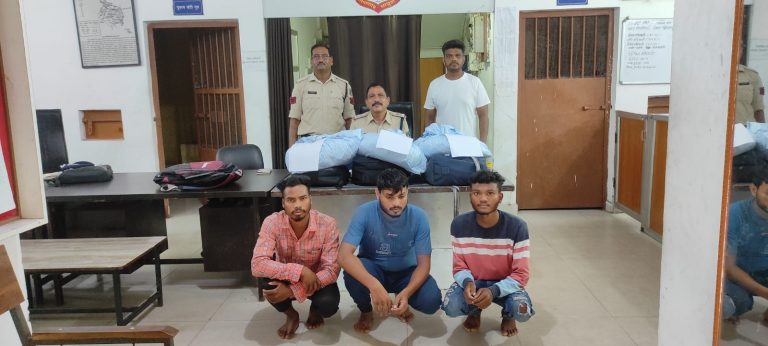 सिरगिट्टी पुलिस को ‘‘निजात अभियान‘‘ के तहत् मिली सफलता..नशे के विरूध्द सिरगिट्टी पुलिस की बडी कार्यवाही…अवैध मादक पदार्थ गांजा 14. 200 कि.ग्रा कीमती 142000 रूपये की जप्ति… सिरगिट्टी पुलिस को ‘‘निजात अभियान‘‘ के तहत् मिली सफलता..नशे के विरूध्द सिरगिट्टी पुलिस की बडी कार्यवाही…अवैध मादक पदार्थ गांजा 14. 200 कि.ग्रा कीमती 142000 रूपये की जप्ति…