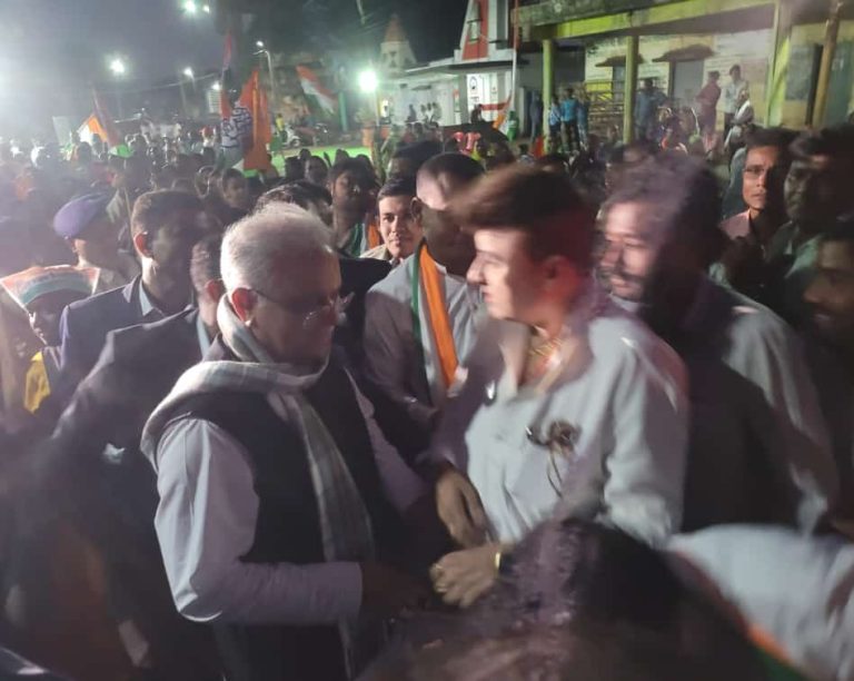 त्रिलोक चंद्र श्रीवास् ने सहयोगियों सहित किया मुख्यमंत्री भूपेश बघेल के विधानसभा में प्रचार… त्रिलोक चंद्र श्रीवास् ने सहयोगियों सहित किया मुख्यमंत्री भूपेश बघेल के विधानसभा में प्रचार…